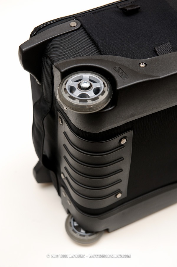 Review Think Tank Airport International v2.0 Rolling Camera Bag