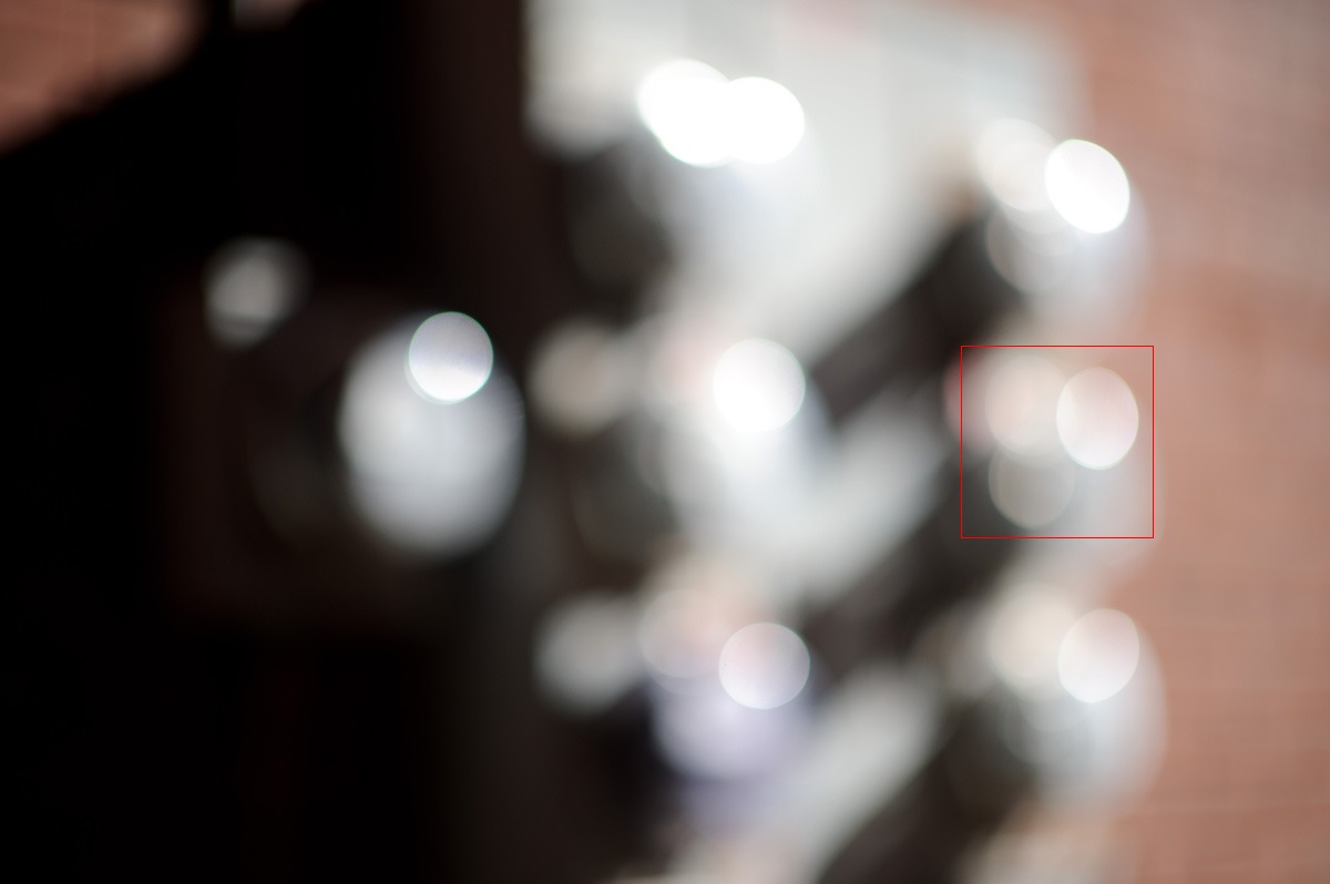 nikon-85mm-AF-S-bokeh-6804-specular-frame