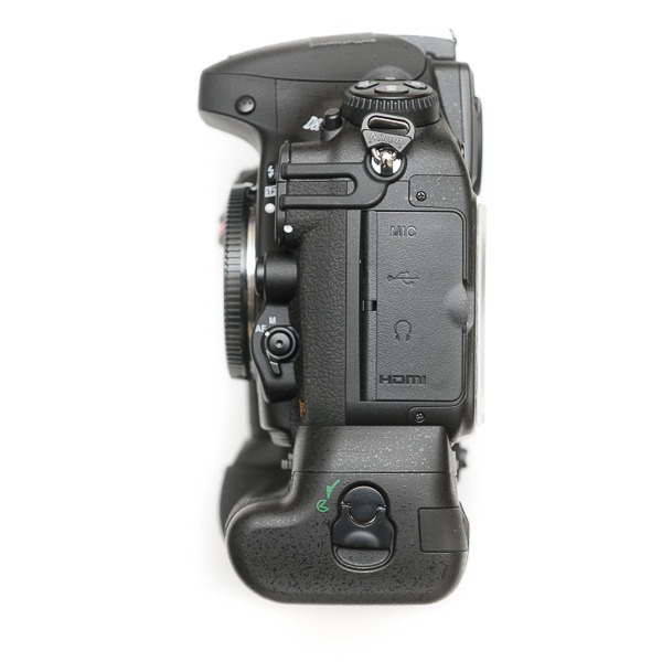 aaputure-BP-D12-Grip-Nikon-D800-6932
